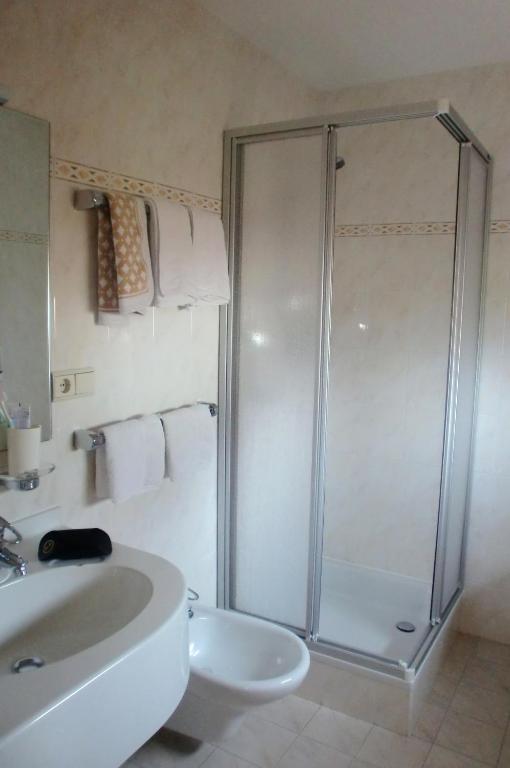 كاستيلِروتّو Hotel Viktoria الغرفة الصورة