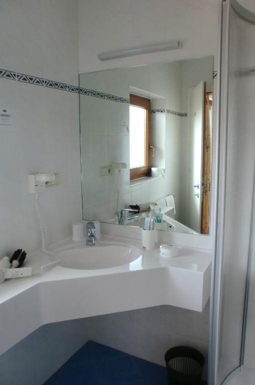 كاستيلِروتّو Hotel Viktoria الغرفة الصورة